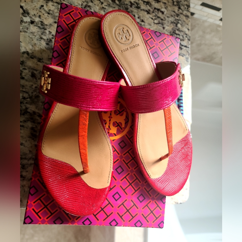 Tory Burch thong sandals 7.5
